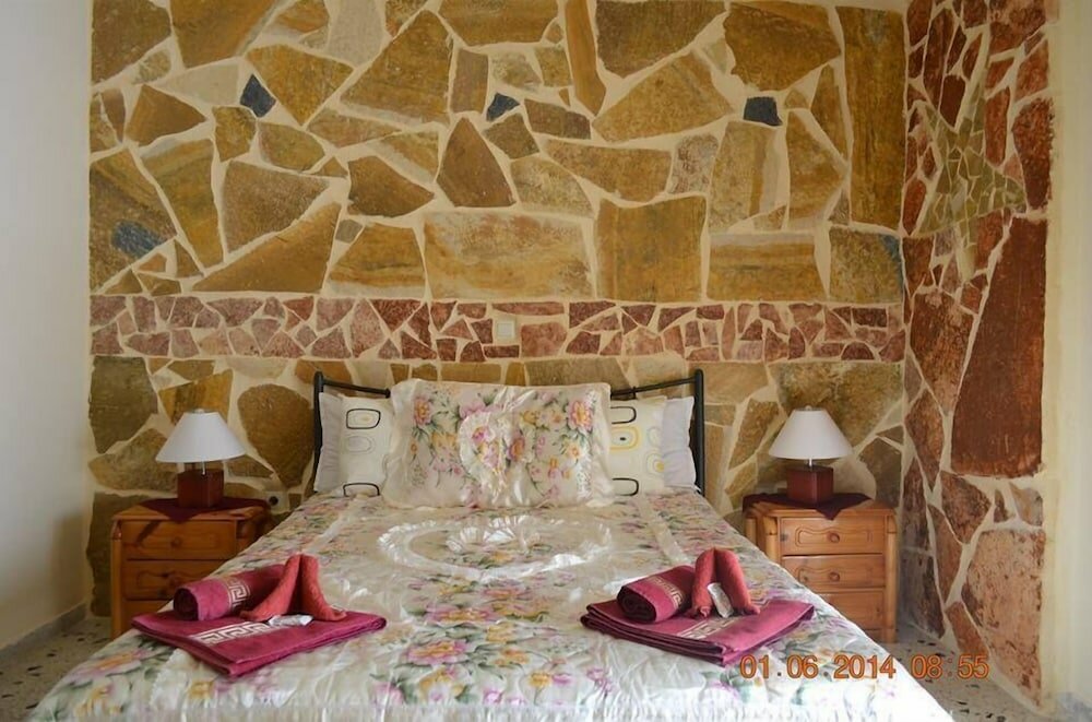 Фото Apartments Zoumperi