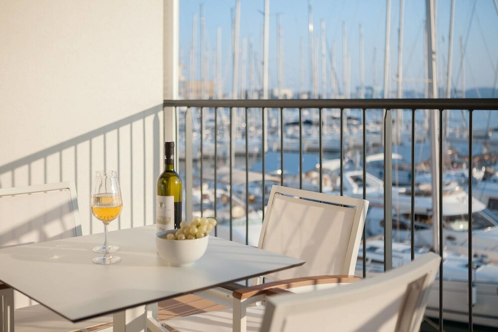 Фото Marina Baotić Apartments