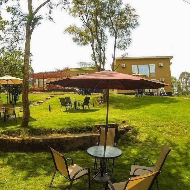 Гостиница Hotel Desderia в Мбее