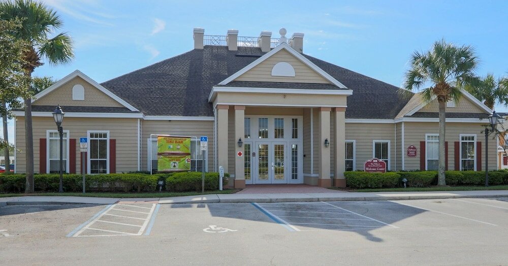 Фото Near Theme Parks! Gorgeous 3 Br Town Home, Splash Park, Pool, Lake, And More!