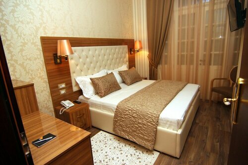 Гостиница Hotel Boutique Restorant Gloria в Тиране