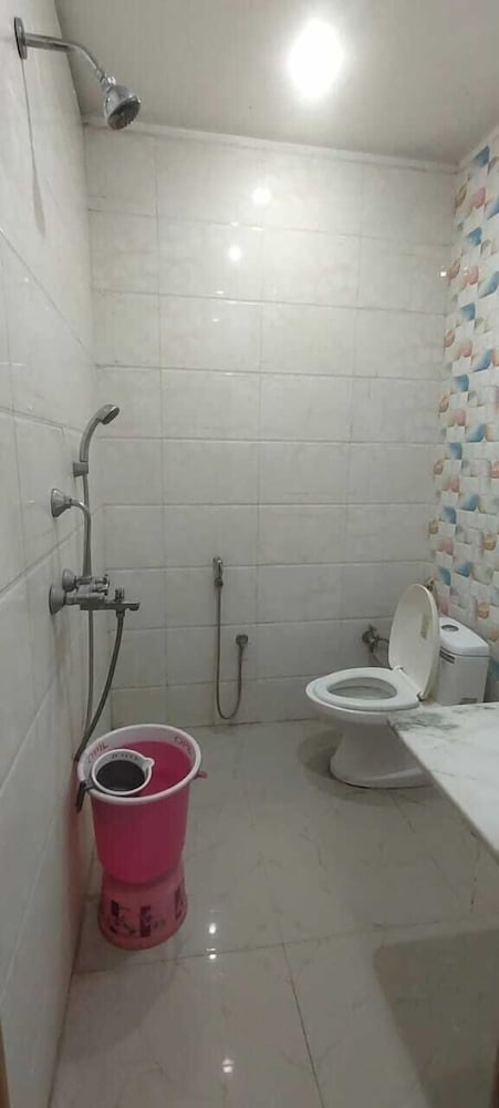 Фото Hotel Shivratri Guest House