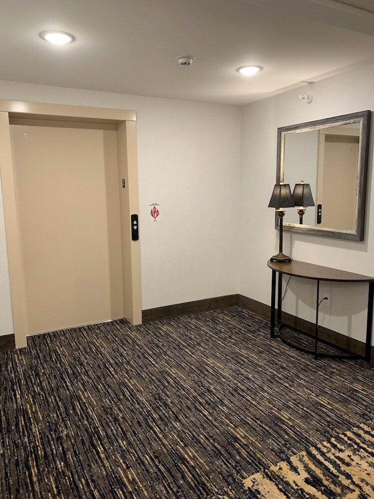 Фото GrandStay Hotel & Suites Spicer