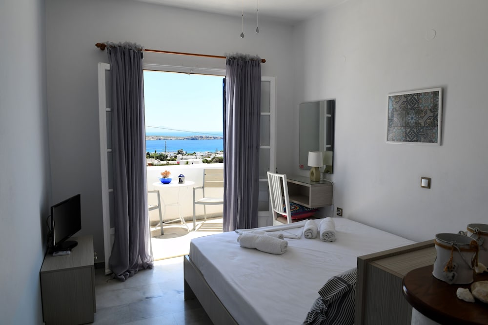 Фото Dryades Family Hotel