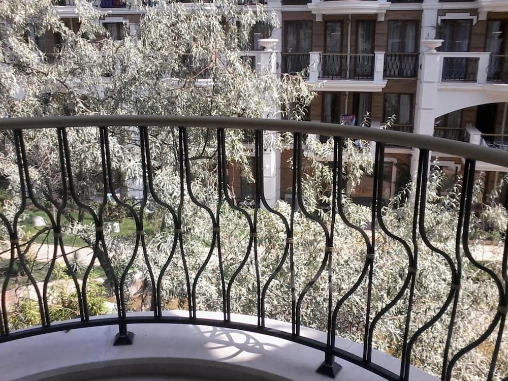 Фото Harmony Suites