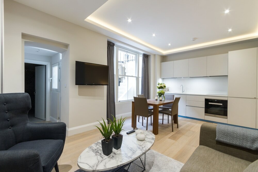 Фото 1 Palace Gardens