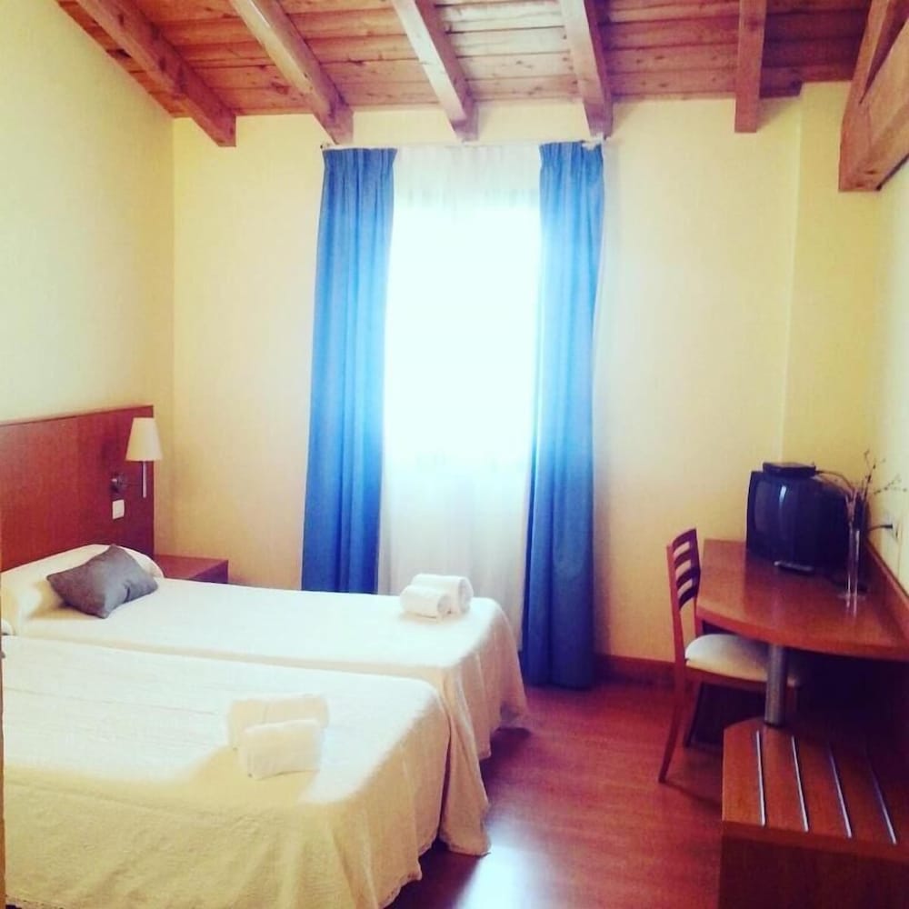 Фото Hotel Ibaigune