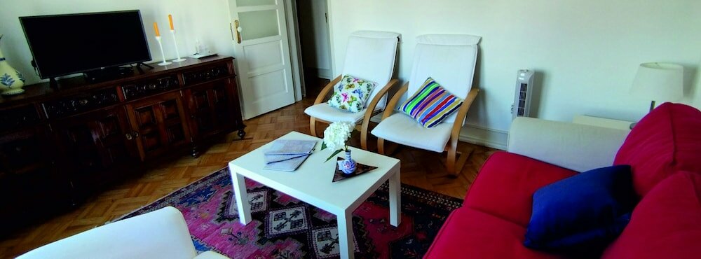 Фото Charming Family Apartment