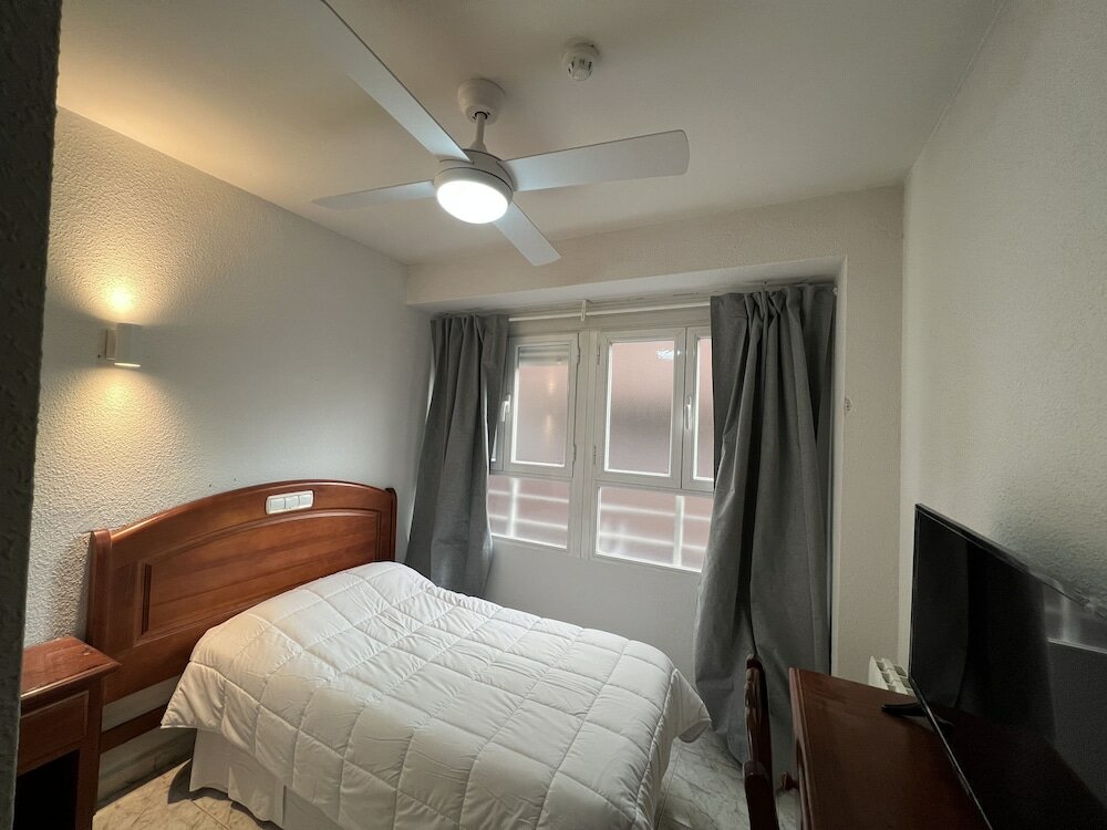 Фото Hostal La Embajada