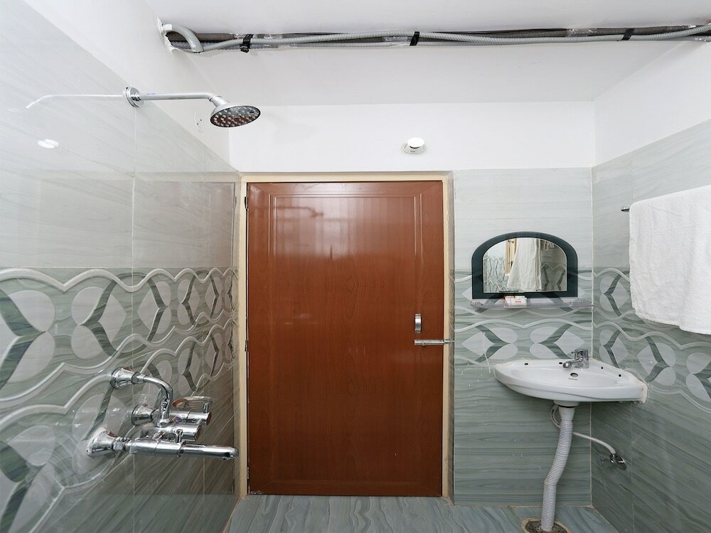 Фото Oyo 10456 A R Residency