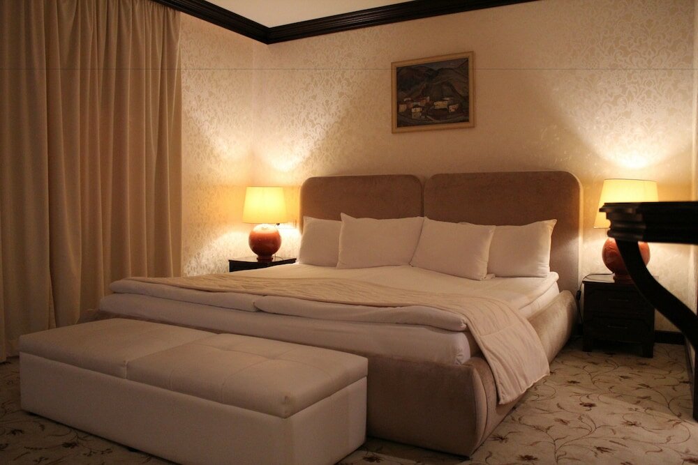 Фото Shiroka Laka Hotel