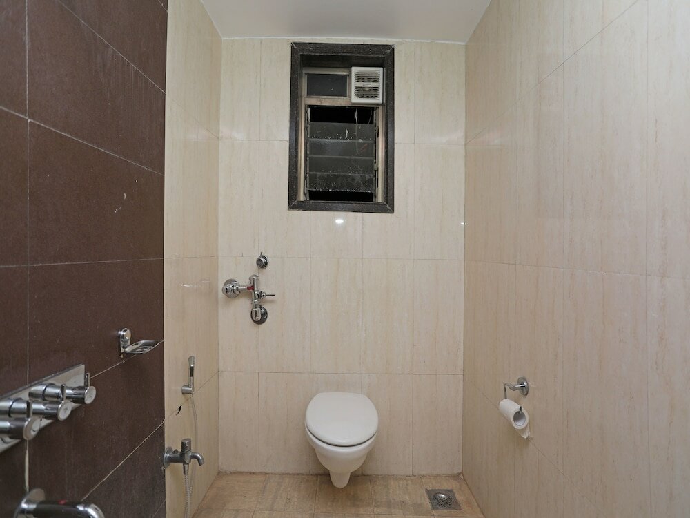 Фото Oyo 6401 The Neelam Executive