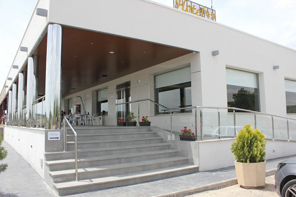 Фото отеля 2