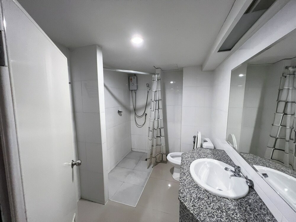 Фото Srivichai Hotel
