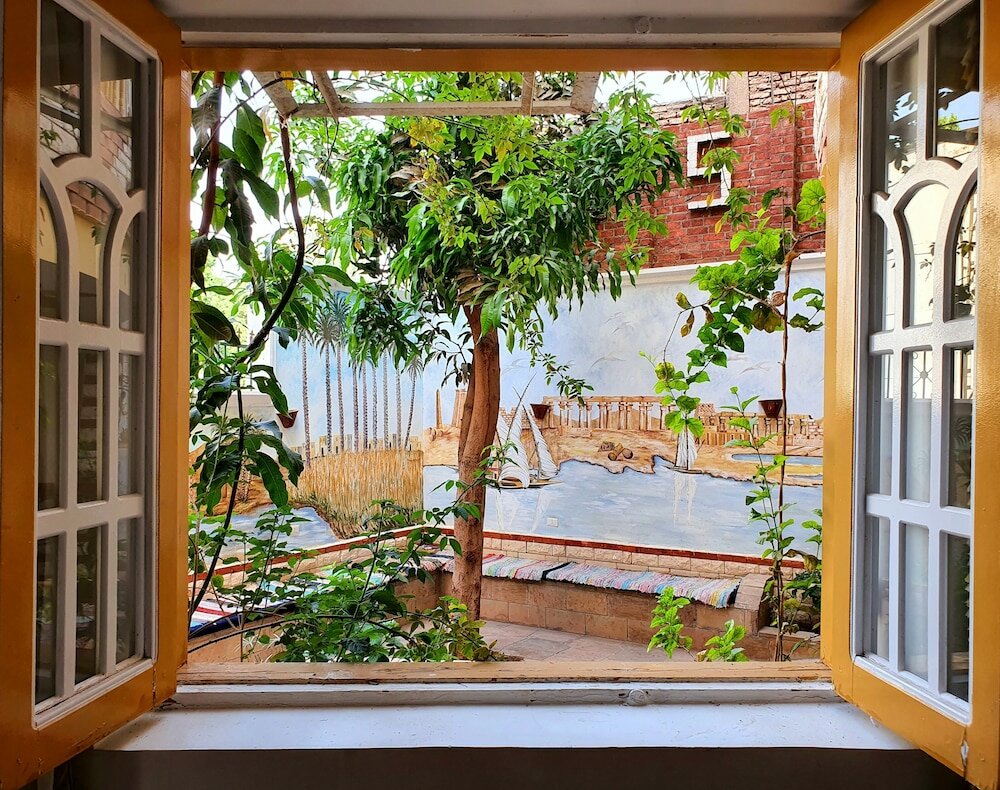 Фото Spring Hotel Luxor