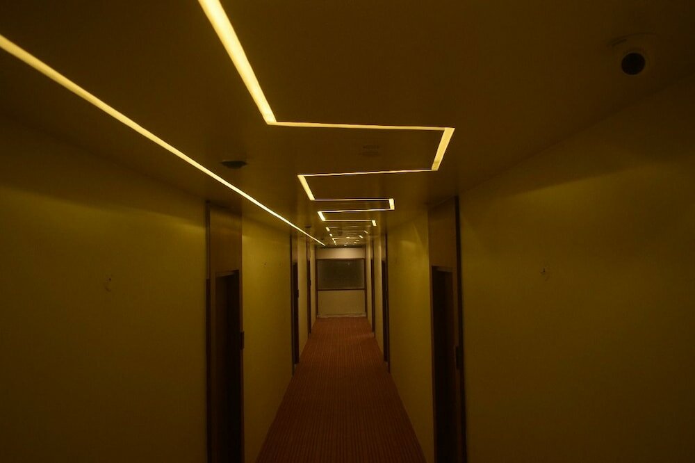 Фото Hotel Avalon Inn