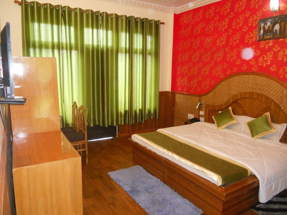 Фото Hotel Sumit Kausani