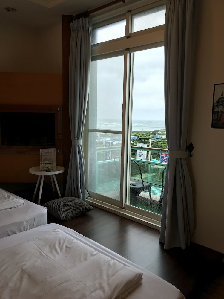 Фото Hjs Guest House