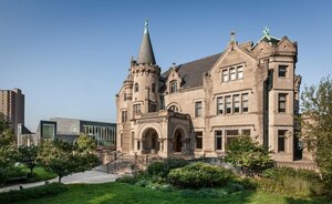 Гостиница Midtown Manor в Миннеаполисе