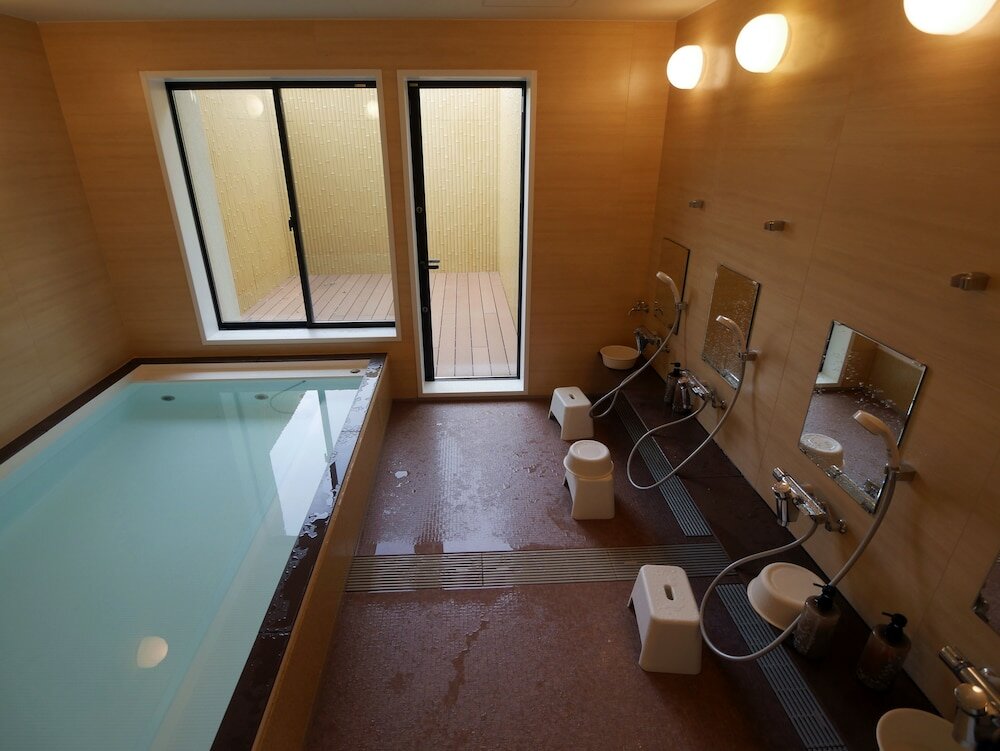 Фото J-Hoppers Lake Biwa Guesthouse