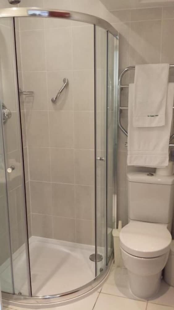 Фото The Dolphin Hotel