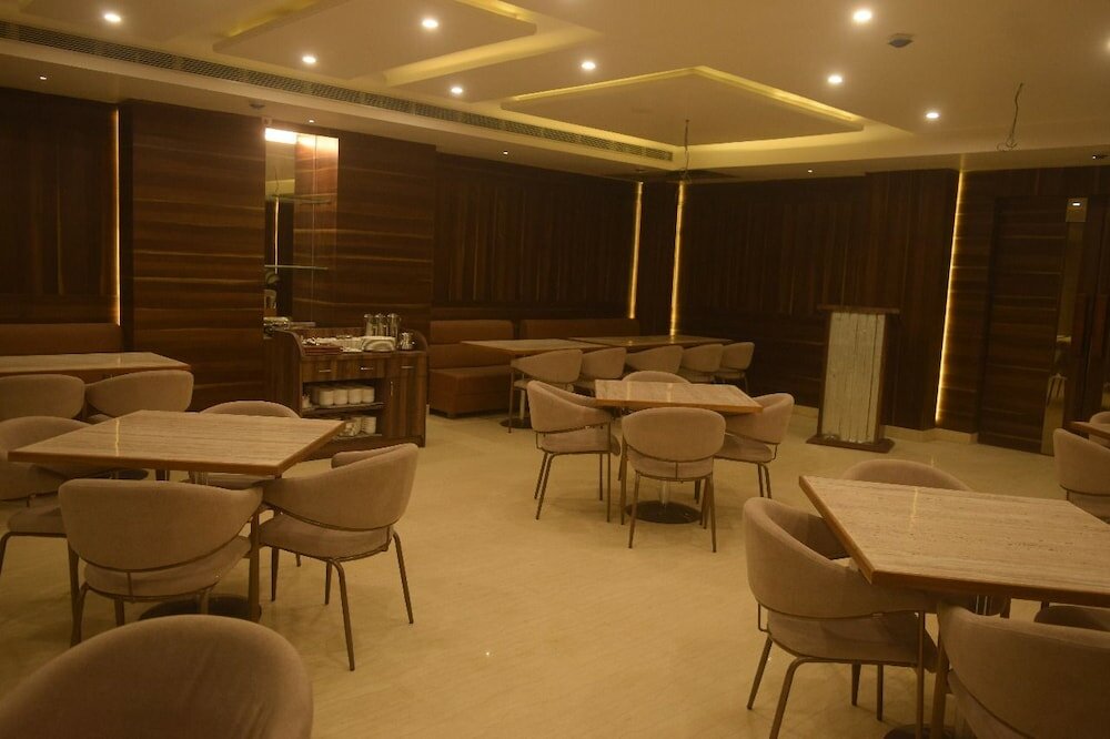 Фото Hotel Avalon Inn