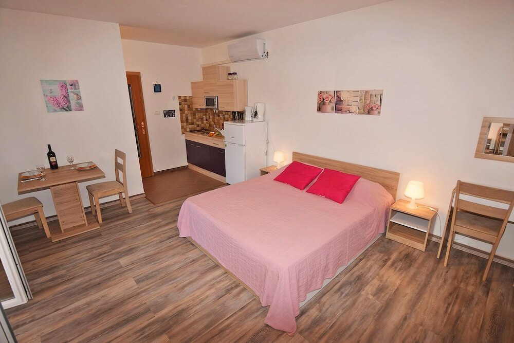 Фото Apartments Jeromela