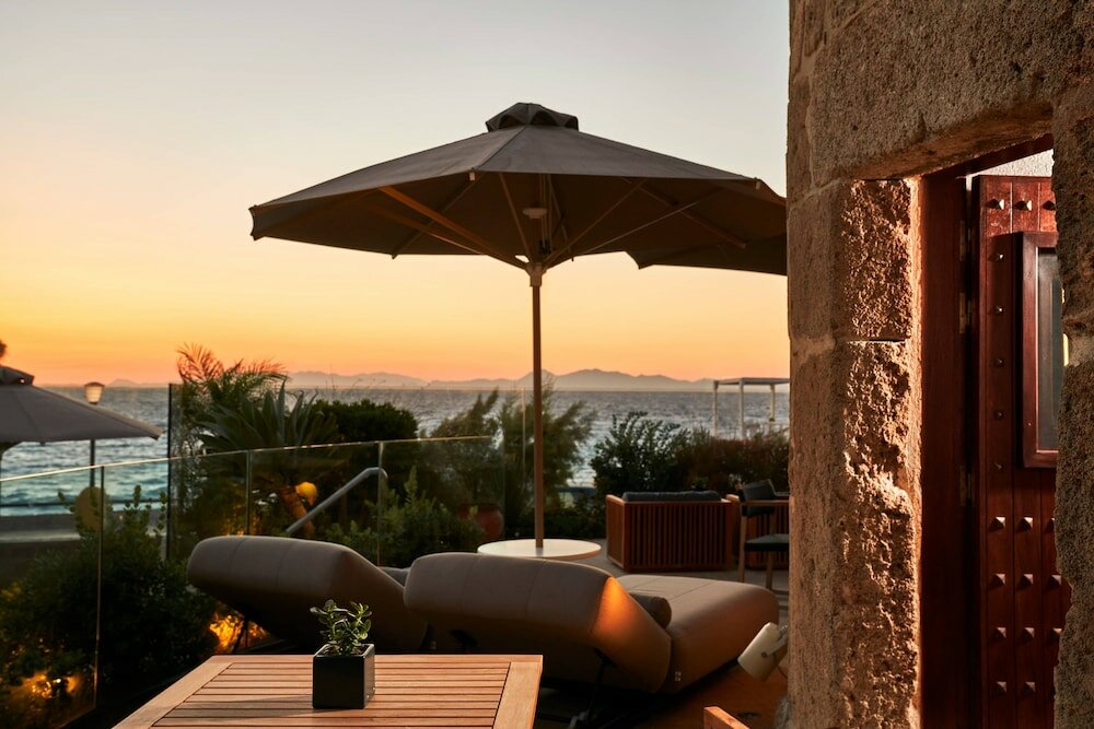 Фото Bellevue On The Beach Suites