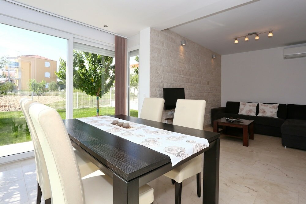 Фото SunAdria Apartments