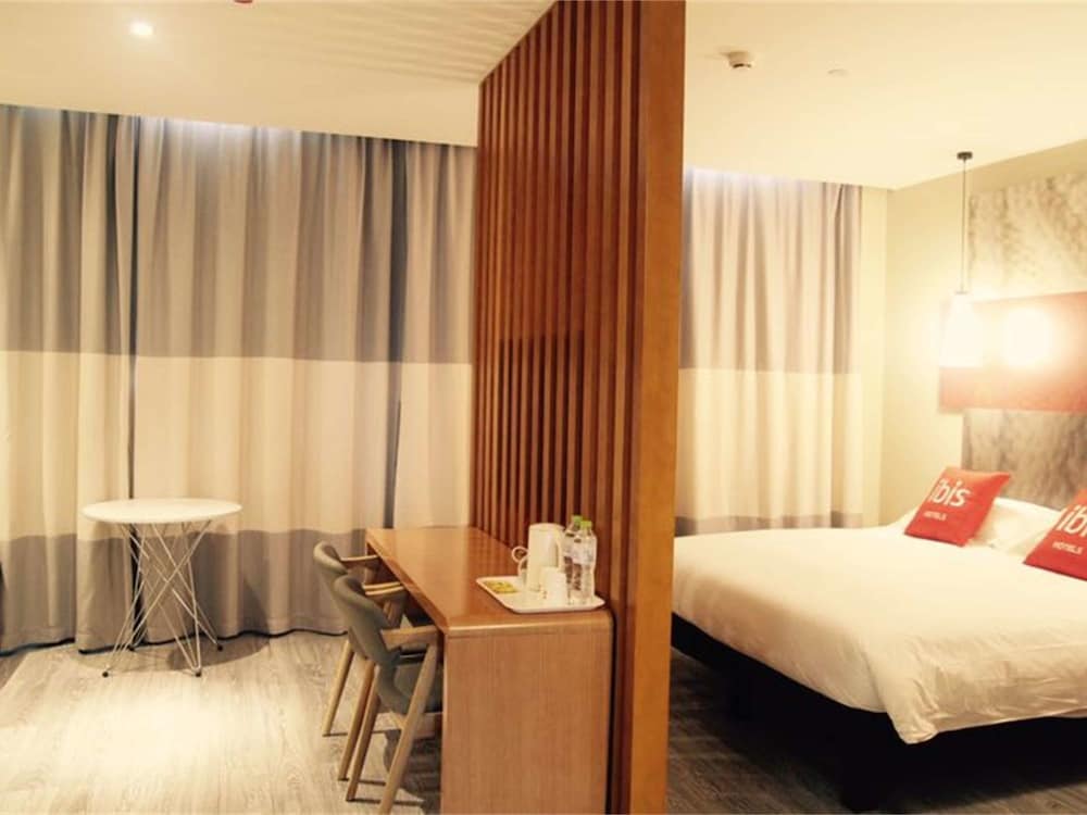 Фото Ibis Styles Chengdu American Center Hotel