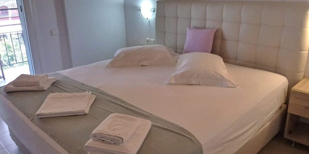 Фото Christina Studios