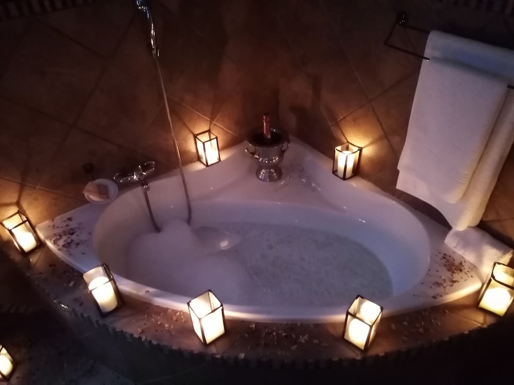 Фото Daisy Country Lodge