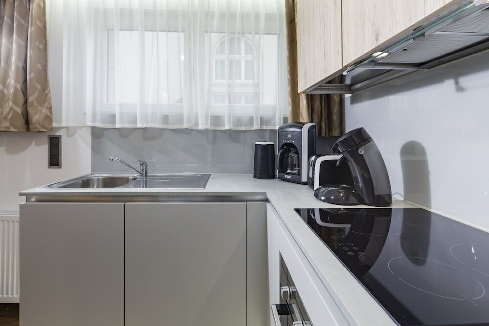 Фото The Queen Luxury Apartments Villa Vinicia