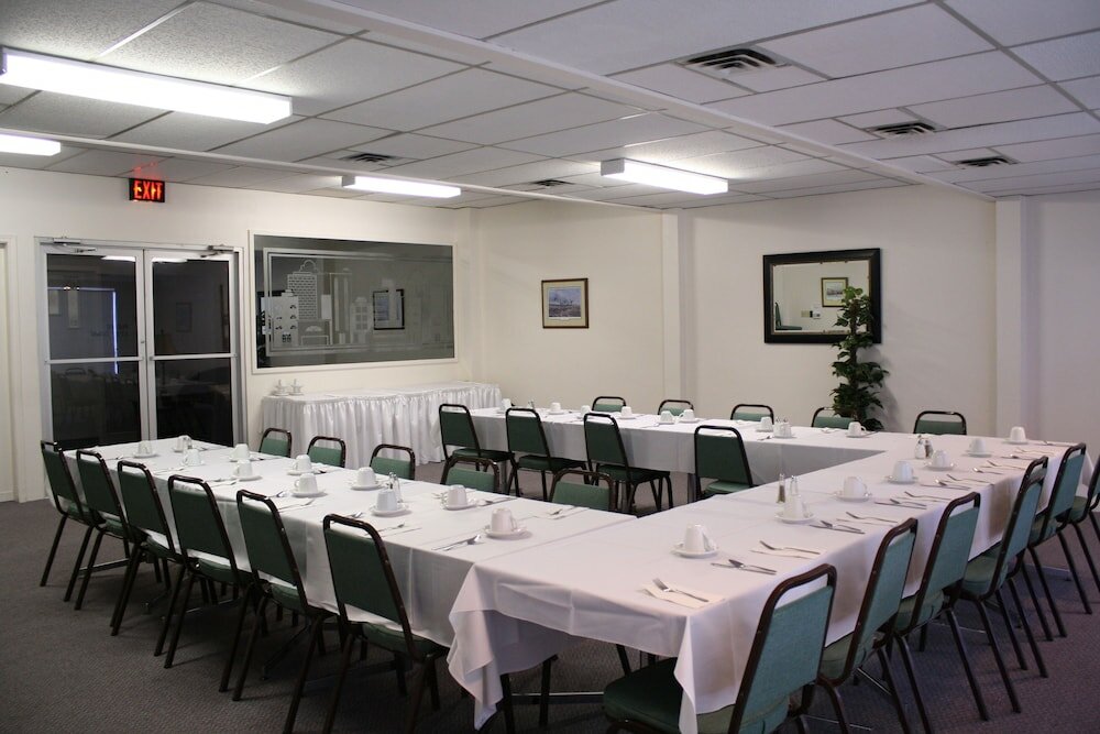 Фото Fairway Inn