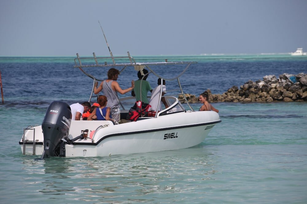 Фото Local Island Inn