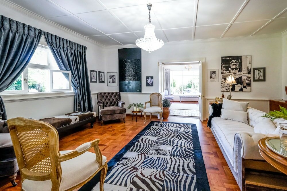 Фото No. 10 Caledon Street Guest House