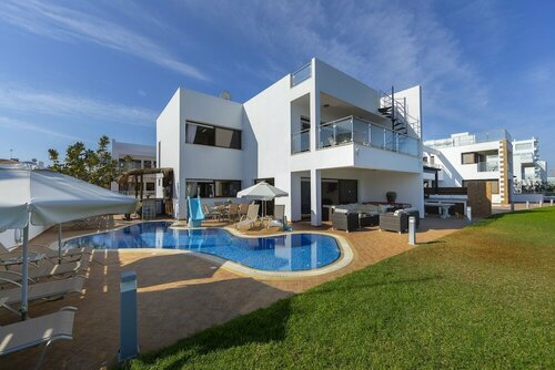 Гостиница Вилла Seafront Protaras Luxury Resort в Протарасе