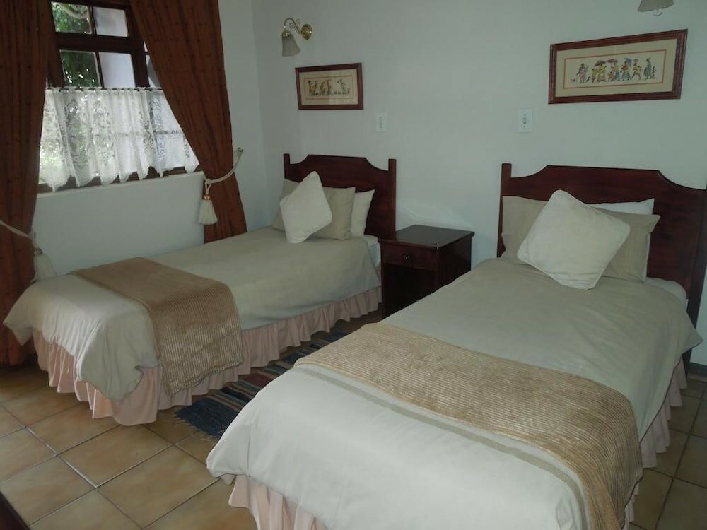 Фото Lilac Lodge Purple House