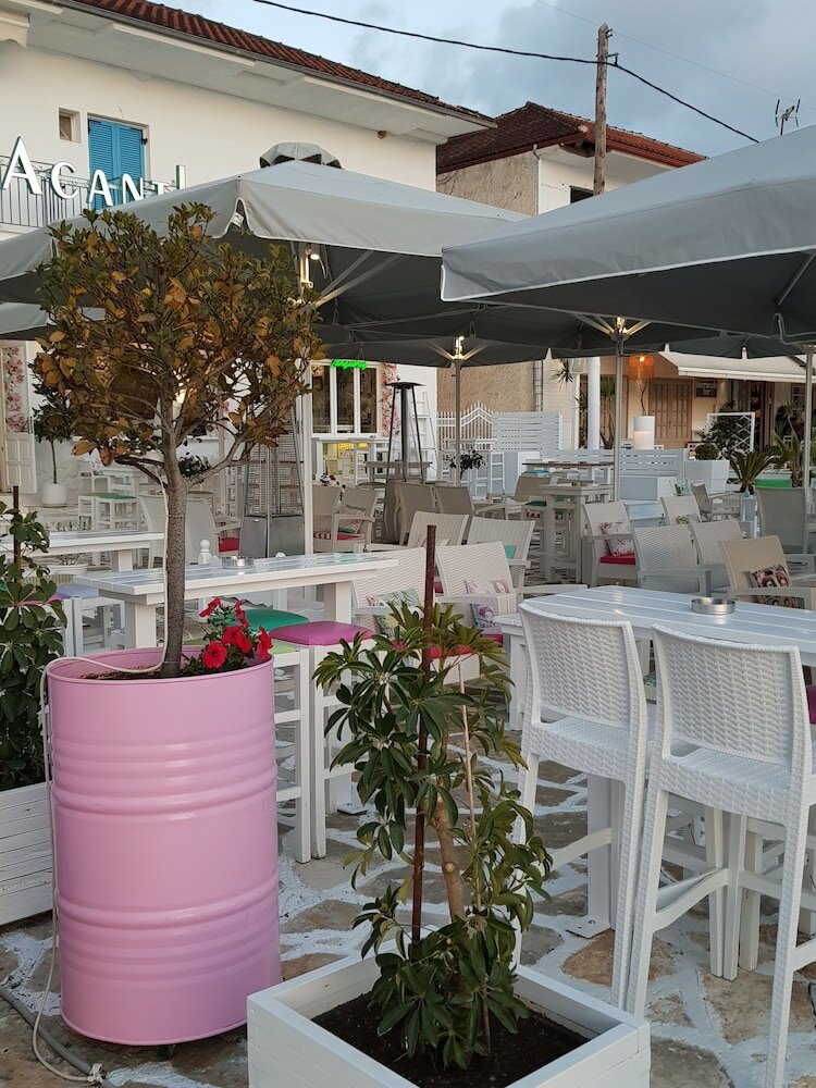 Фото Virvilis Apartments