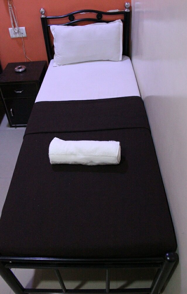 Фото Decent Guest House