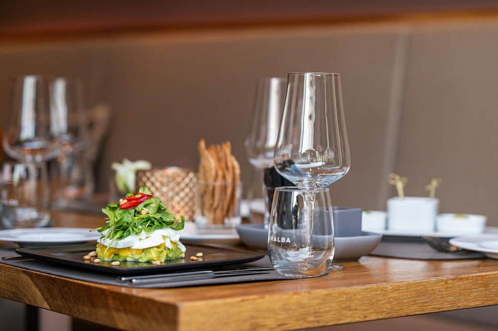 Фото Qube Hotel Bergheim