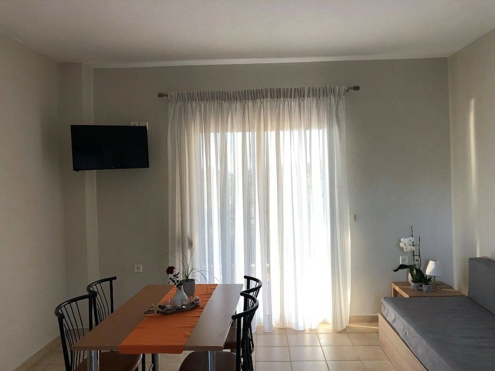 Фото Red Coral Apartments