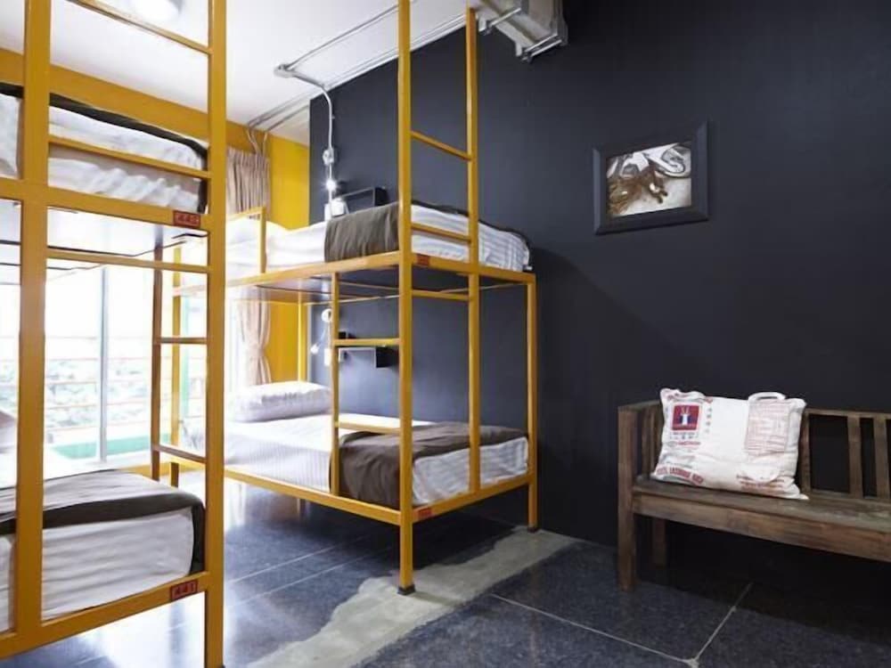 Фото Silom Art Hostel