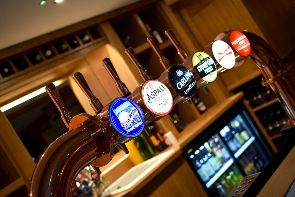 Фото The Horse & Jockey Wessington