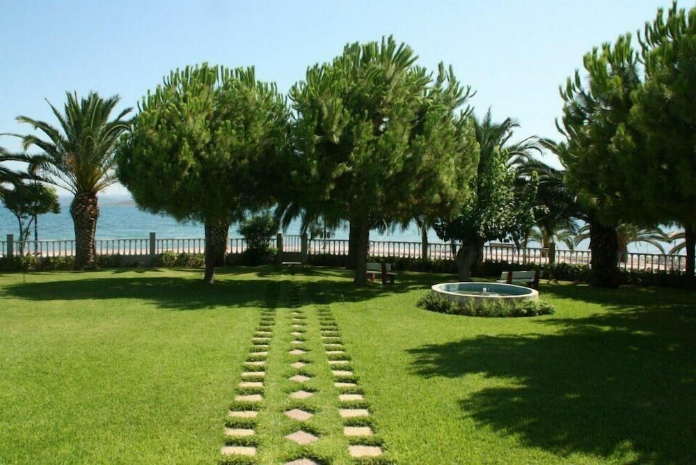 Фото Batis Hotel