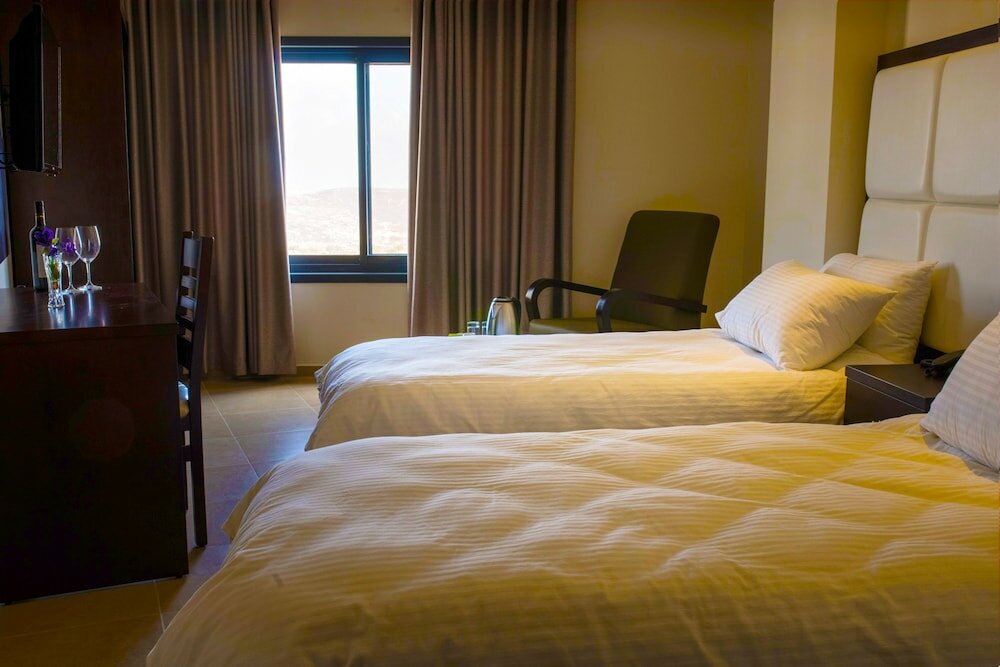 Фото Taybeh Golden Hotel