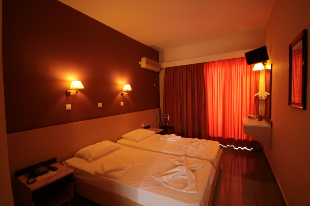 Фото Paritsa Hotel