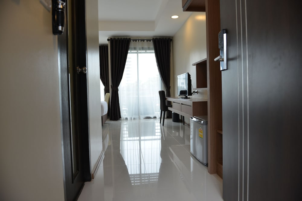 Фото Picnic Hotel Bangkok - Rang Nam