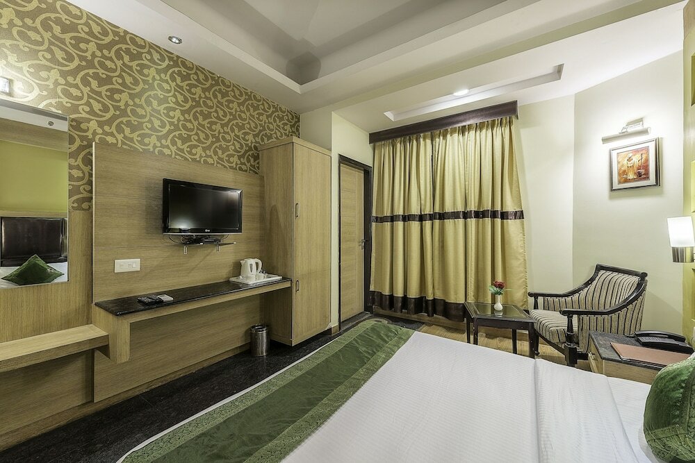 Фото Hotel Aroma Residency