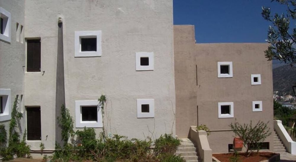 Фото Stalis Bay Apartments